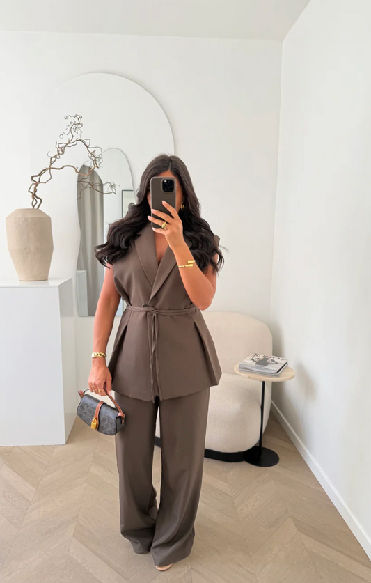 AVA Sleeveless Belted Blazer