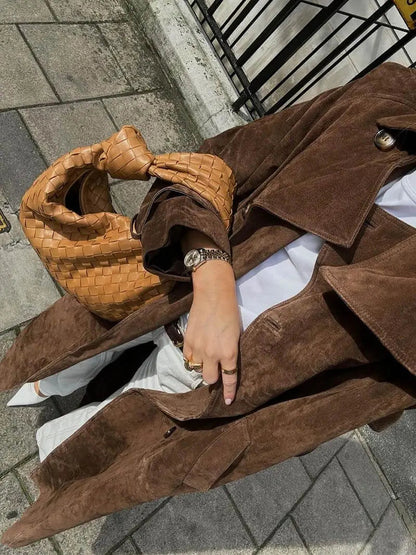 Dames Suède Trenchcoat Met Tailleceintuur En Dubbele Knoopsluiting